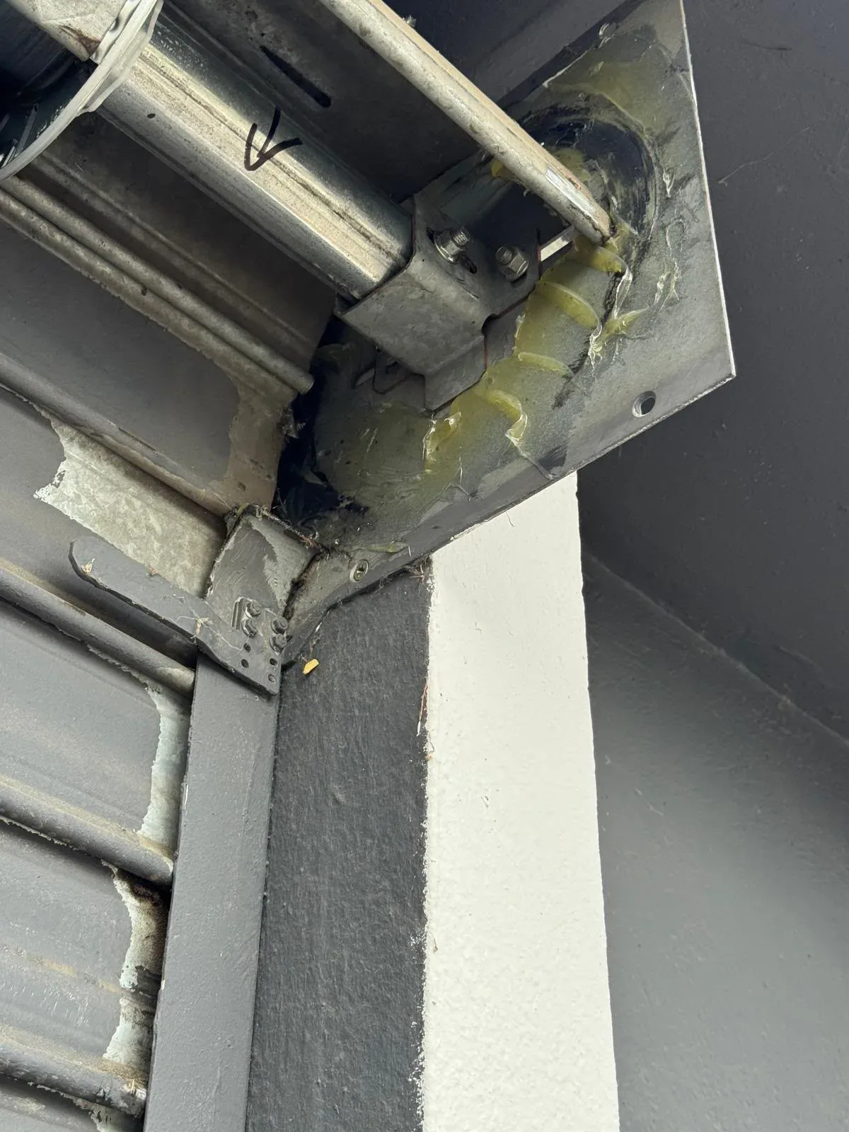 Entretien et maintenance de rideau métallique à Chelles Entretien et maintenance de rideau métallique à Chelles